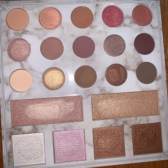 Carli Bybel Deluxe Edition Palette BH Cosmetics - Picture 4 of 4